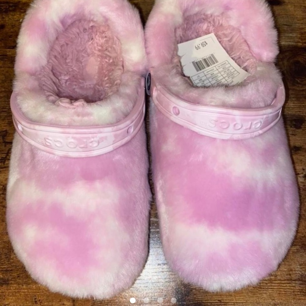 Classic fur sure crocs